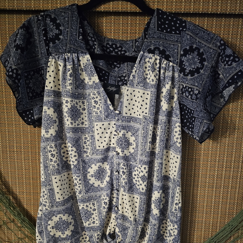 BLOUSE